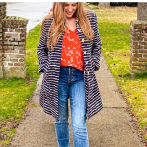 🎃 CAbi Tulip Sleeve Orange Blouse with Cherry Blossom Print Medium - Picture 2 of 15